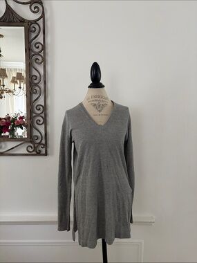 Zara Gray V-Neck Long-Sleeve Sweater